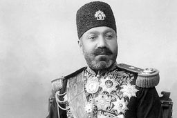 ناصرالملک نایب‌السلطنه مشروطه؛ اولین دانشجوی ایرانی در دانشگاه آکسفورد