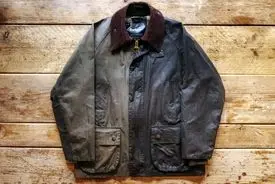 چرا لباس‌های دست‌دوم و کهنه محبوب شده‌اند؟