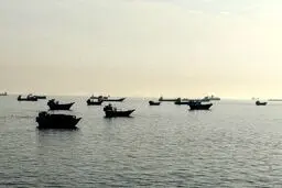 بلومبرگ مدعی شد به متن‌کامل توافق دست‌یافته است | پایان جنگ، لغو تحریم‌ها و ۳۰۰ میلیارد دلار سرمایه‌گذاری | مهم‌ترین مفاد توافق ادعایی چیست؟