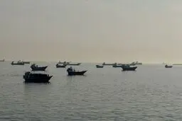 بلومبرگ مدعی شد به متن‌کامل توافق دست‌یافته است | پایان جنگ، لغو تحریم‌ها و ۳۰۰ میلیارد دلار سرمایه‌گذاری | مهم‌ترین مفاد توافق ادعایی چیست؟