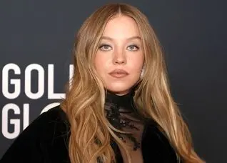 واقعی؛ سیدنی سوینی بازیگر نقش جیمز باند می‌شود | یک مامور ۰۰۷  با اسلحه زیبایی | پیشنهاد جنجالی کارگردان