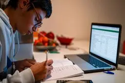  مدارس خارجی از داخل ایران دانش‌آموز می‌گیرند | شهریه ۵ میلیارد تومانی برای دیپلم آنلاین!