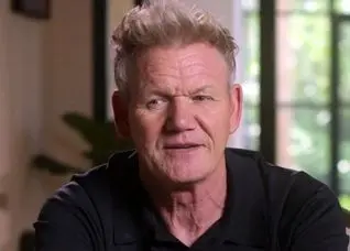 آشپز معروف منتقد غذایش را از رستوران بیرون انداخت