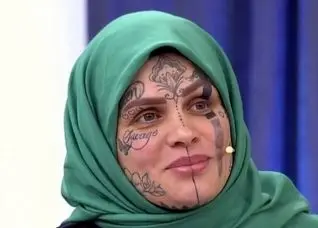 ماجرای دختر محجبه با صورت خال‌کوبی چیست؟