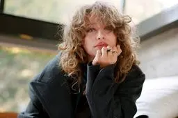 جنجال بازیگر زن اسرائیلی با تی‌شرت ارتشی