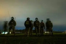 اعزام نیروهای ویژه  آمریکا برای ربودن ذخایر هسته‌ای! |  وقتی ترامپ فیلم هندی زیاد می‌بیند