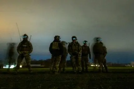 اعزام نیروهای ویژه  آمریکا برای ربودن ذخایر هسته‌ای! |  وقتی ترامپ فیلم هندی زیاد می‌بیند