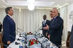 رئیس سازمان سیا در کوبا چه می‌کند؟ | آمریکا با ۱۰۰ میلیون کوبا را می‌خرد!