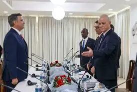 رئیس سازمان سیا در کوبا چه می‌کند؟ | آمریکا با ۱۰۰ میلیون کوبا را می‌خرد!