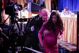 جنجال شرم‌آورترین عکس در شب تیراندازی به ترامپ | حتی کاخ سفید خجالت کشید!