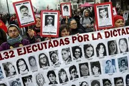 بازگشت به دوران دیکتاتور | وکلای پینوشه وزیر شدند!