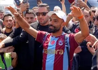  محمد صلاح در صف دستشویی ترکیه گیر افتاد! | عکس 