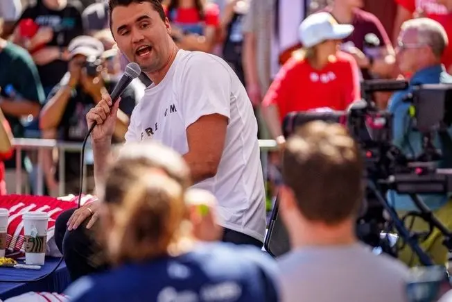 گلوله‌ای که چارلی کرک را کشت از اسلحه رابینسون شلیک نشده! | ردپای موساد در قتل چارلی کرک پررنگ شد