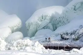 آبشار نیاگارا یخ زد