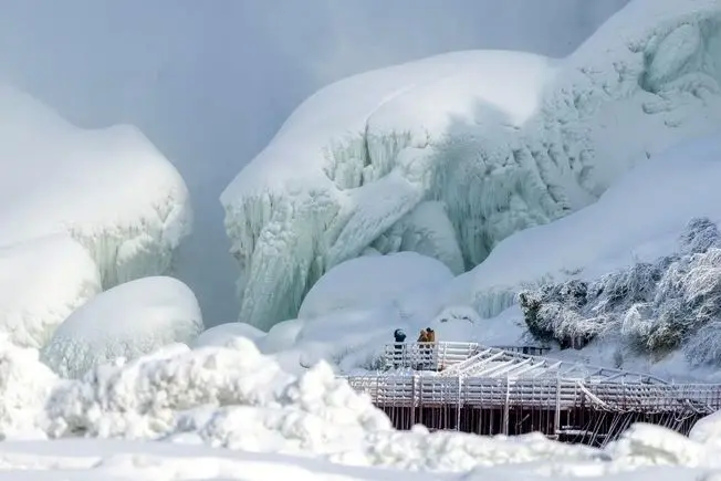 آبشار نیاگارا یخ زد