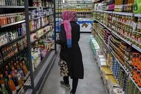 دور باطل اقتصاد ایران چگونه شکل گرفت؟ |   ۷۸ درصد حداقل حقوق برای خوراک صرف می‌شود 