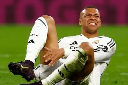 گاف بزرگ رئال مادرید | زانوی اشتباهی امباپه درمان شد! 