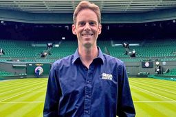 مجری مشهور تلویزیونی از پشت‌بام افتاد و درگذشت