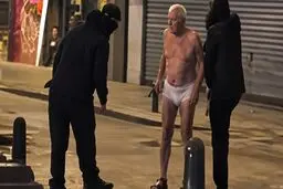 سرقت در خیابان؛ سارقان پیرمرد ۸۰ ساله را واقعا لخت کردند!
