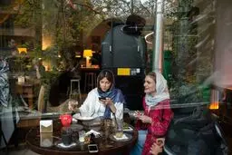 آیا کافه‌نشینی تهرانی‌ها، «بی‌دغدغگی» آنهاست؟  