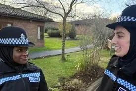 حجاب ایمن با نور آبی | ابتکار تازه پلیس بریتانیا