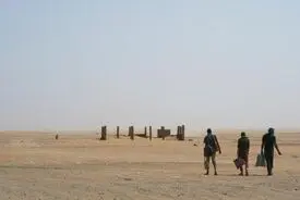 اتوبوس خراب شد، پنجاه نفر از تشنگی مُردند!