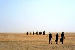 اتوبوس خراب شد، پنجاه نفر از تشنگی مُردند!