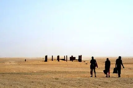 اتوبوس خراب شد، پنجاه نفر از تشنگی مُردند!