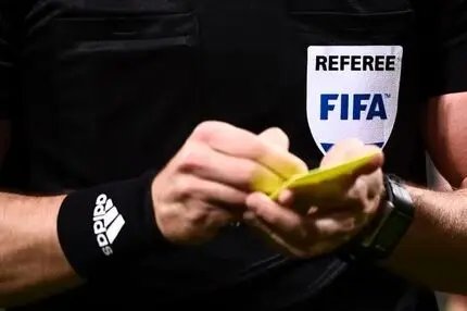 نتایج یک پژوهش: داوران کوتاه قد، کارت زرد بیشتری می‌دهند!
