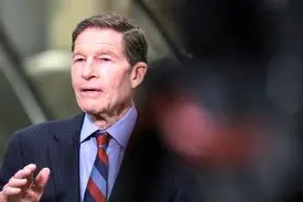 نشت از یک جلسه محرمانه | سناتور دموکرات: ترامپ می‌خواهد نیروی زمینی به ایران اعزام کند!