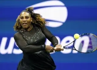 اسطوره زن تنیس در مرکز جنجال یک آگهی