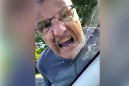 فحاش‌ترین مرد بریتانیا به زندان افتاد