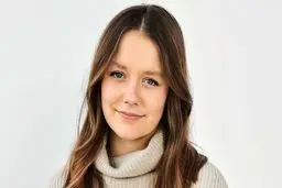 دختر پادشاه به سربازی فراخوانده شد | شاهدخت، سرباز صفر شد! 