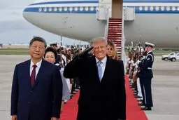 ترس ترامپ از صدای جنگنده | قیافه ترامپ کنار شی‌جین‌ پینگ میم شد